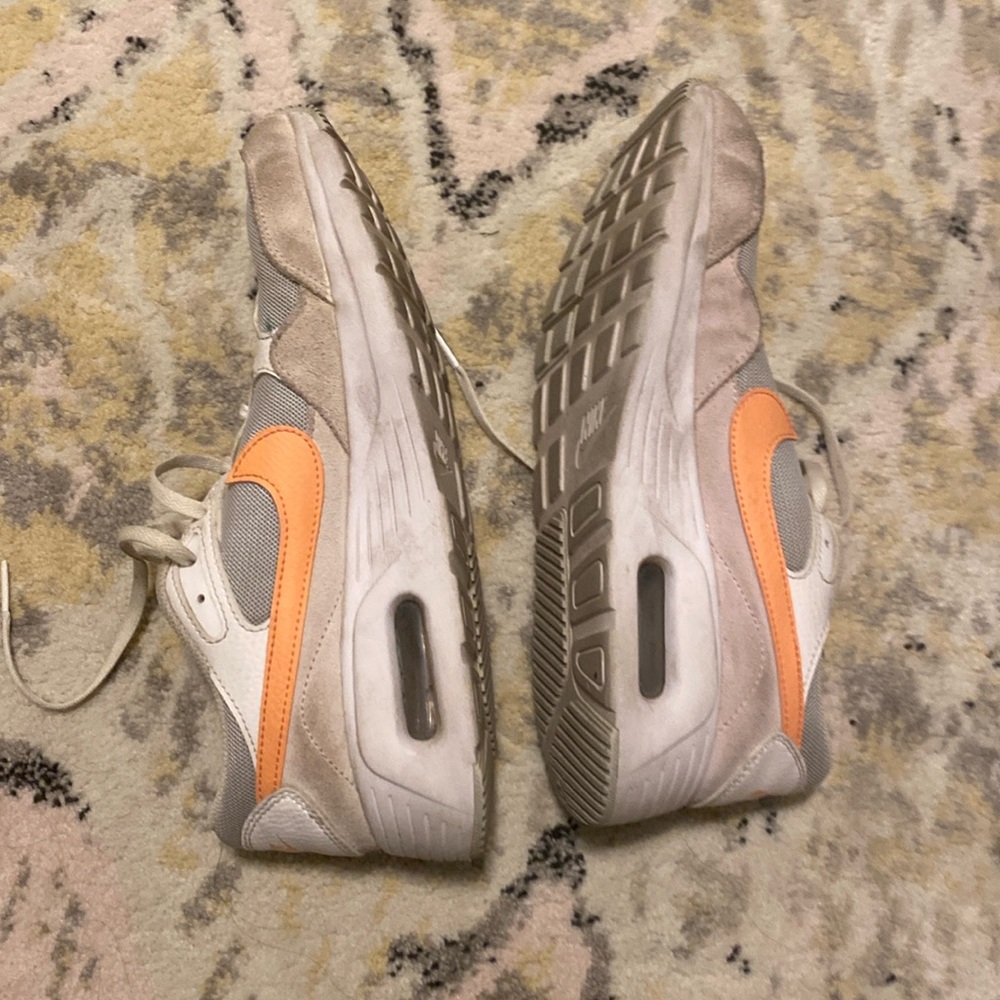 nike air max size 7y=womens 8.5